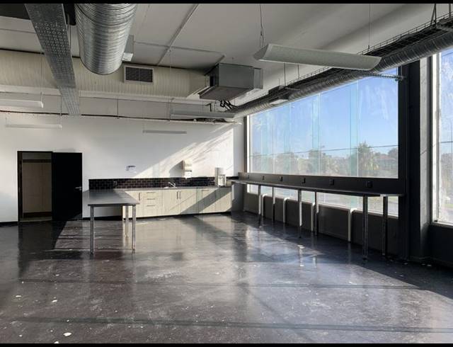 BUSINESS PROPERTY TO RENT IN NORTHGATE ISLAND